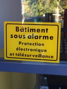 L'alarme, par Houcine