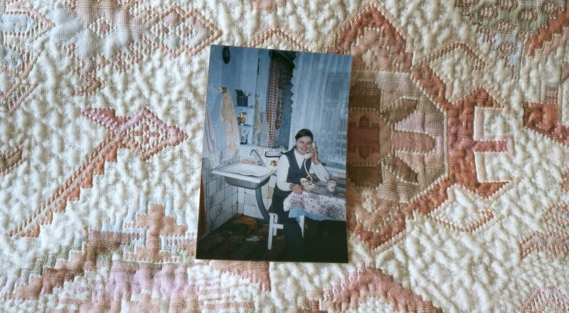 La chambre de Maria Iambogla, aide-soignante moldave, Istanbul, Turquie, mars. Série L'Usure du monde.