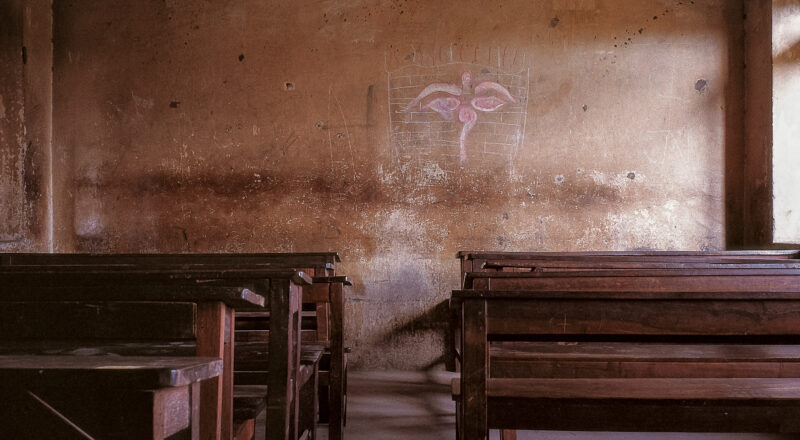 Salle de classe, Paropakar Adrasha High Secondary School, Bhimsentan, Népal, série Katmandou 2058